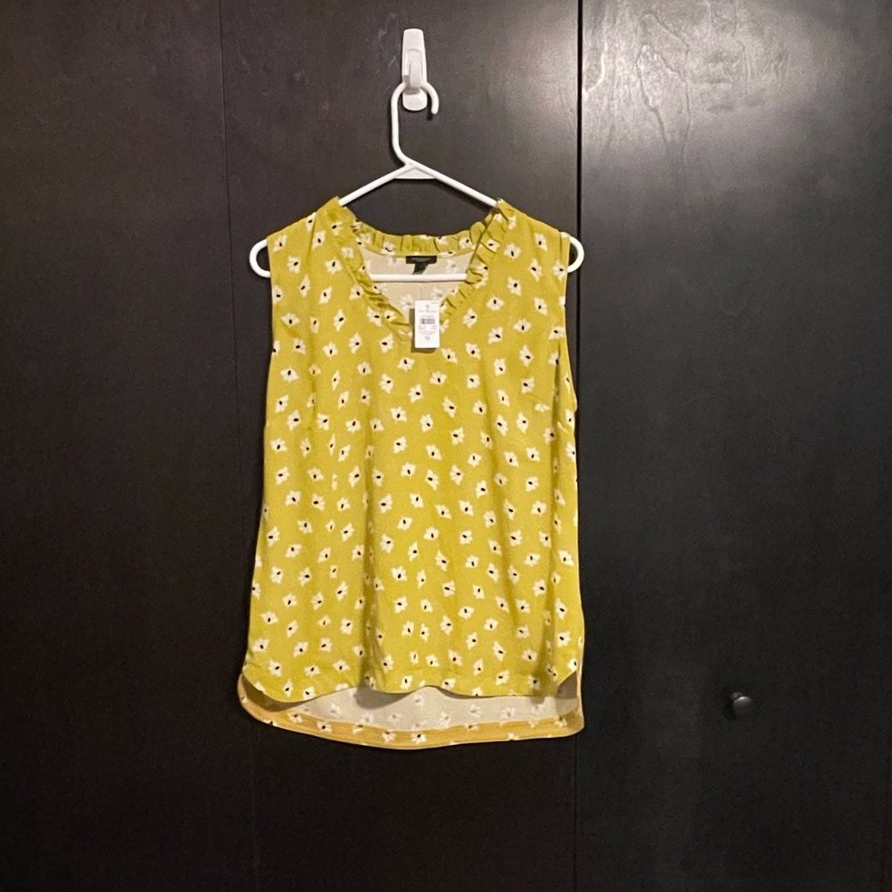 NWT Ann Taylor Floral Sleeveless Blouse, M